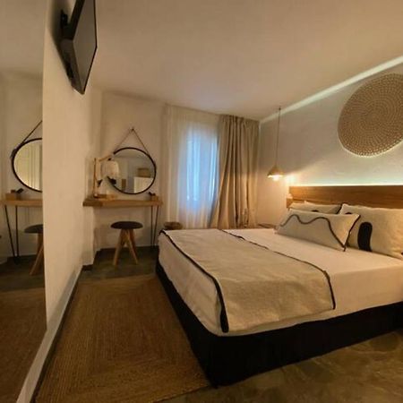 Papikinou Bay Suites Adamantas  Bagian luar foto