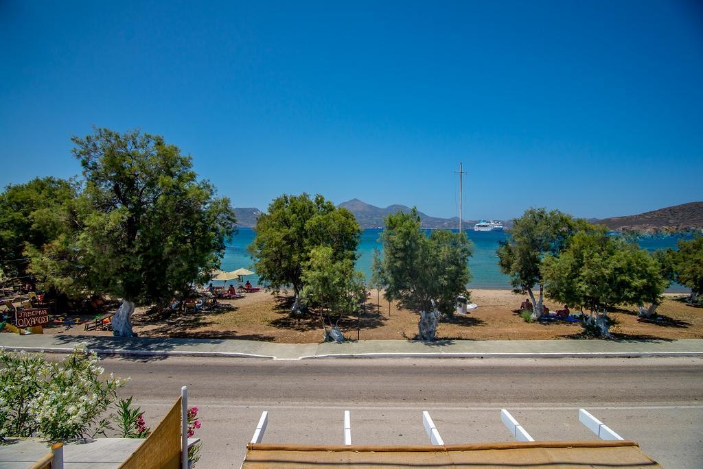 Papikinou Bay Suites Adamantas  Bagian luar foto